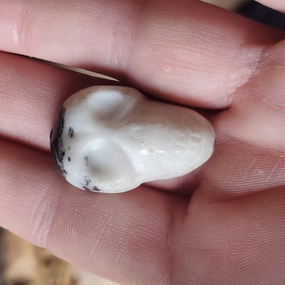 New Carved Black and White Zebra Jasper Skull Pendant. - Picture 12 of 12